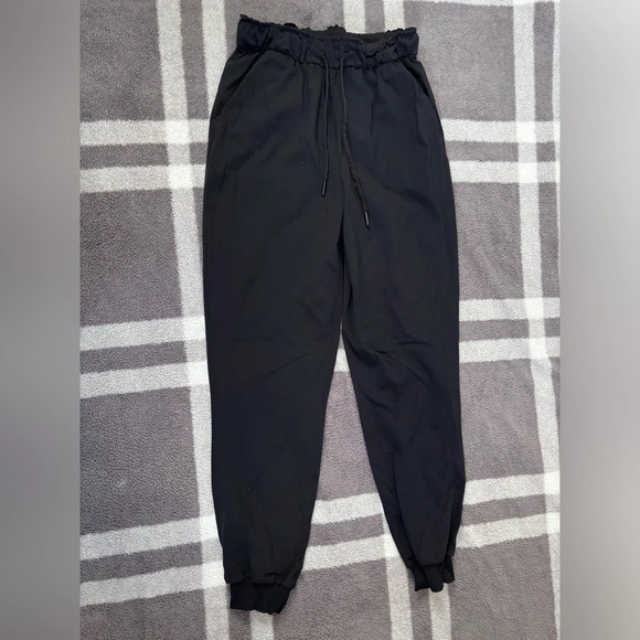 Lululemon Relaxed Fit Joggers - Black‎ - Picture 1 of 7